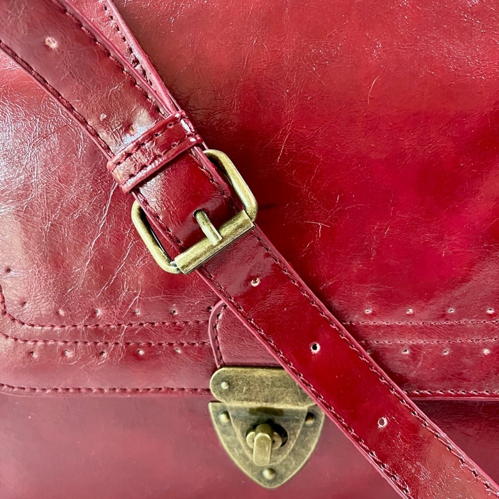 Mossimo Supply, Burgundy Crossbody, faux leather Bag with adjustable strap. NWT - Picture 8 of 12